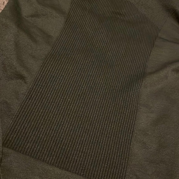 XS pink active top, new condtion - Picture 5 of 6